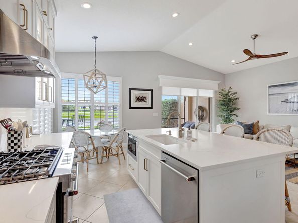 202 Isle Verde Way, Palm Beach Gardens FL 33418