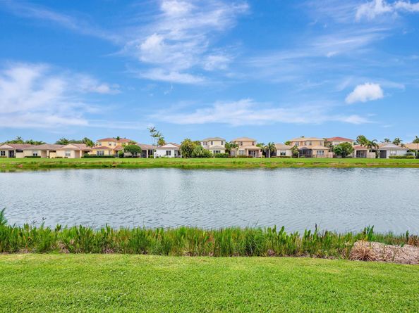 202 Isle Verde Way, Palm Beach Gardens FL 33418