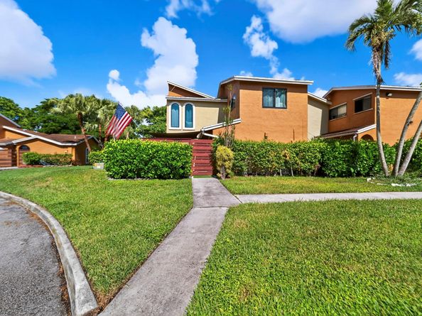 8009 NW 71st Ct, Tamarac FL 33321