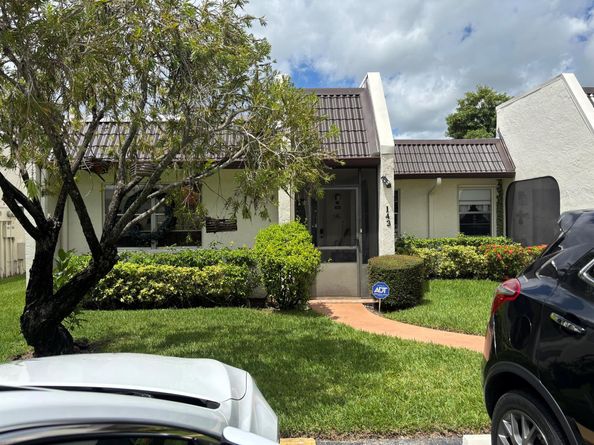 143 Lake Susan Drive, West Palm Beach FL 33411