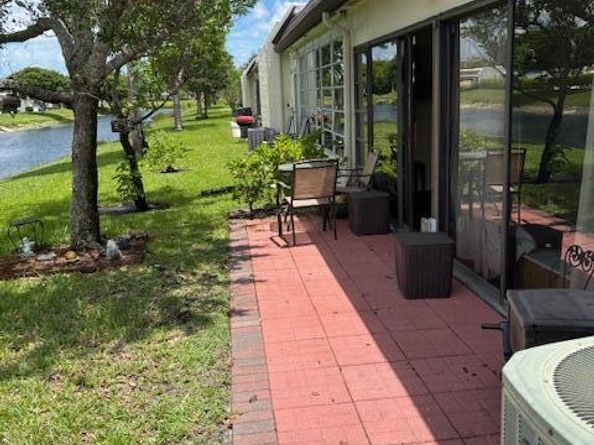 143 Lake Susan Drive, West Palm Beach FL 33411