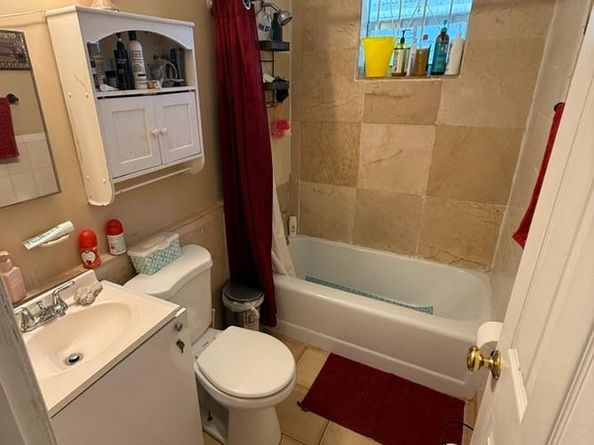 2377 NW 84th St, Miami FL 33147