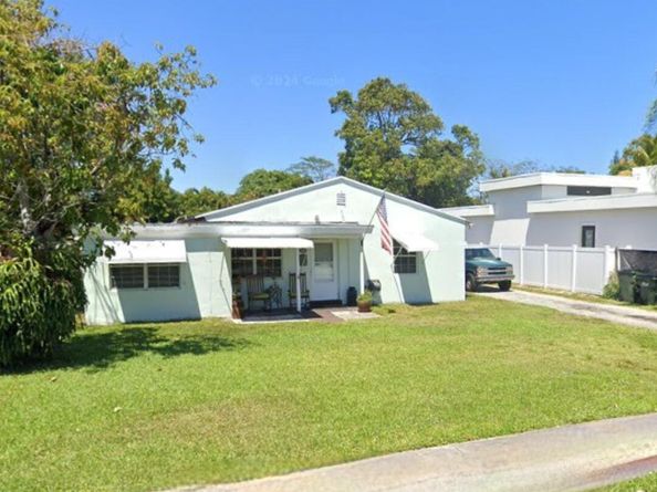 243 NE 14th Street, Delray Beach FL 33444