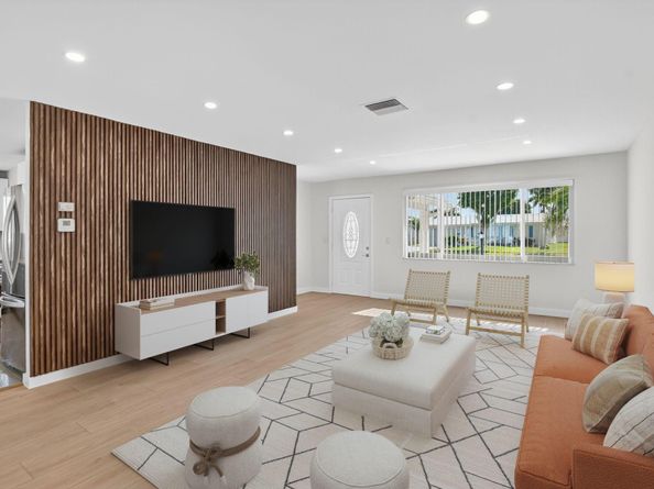 513 SW 18th Street, Boynton Beach FL 33426