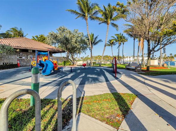 3404 Barton Rd, Pompano Beach FL 33062