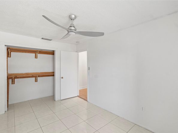 9700 NW 10th St, Pembroke Pines FL 33024