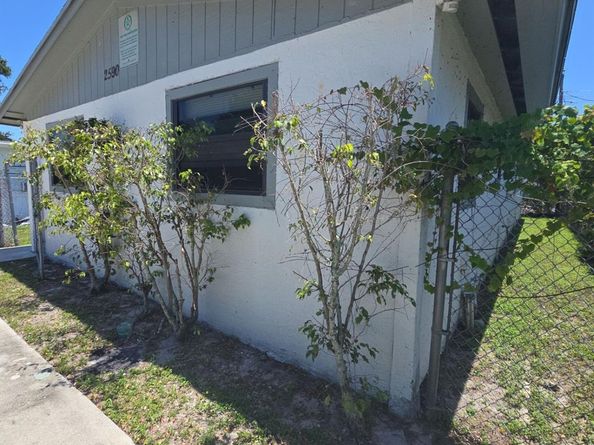 2590 NW 14th St, Fort Lauderdale FL 33311