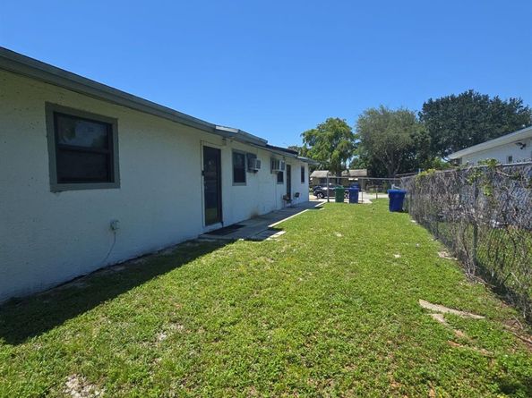 2590 NW 14th St, Fort Lauderdale FL 33311