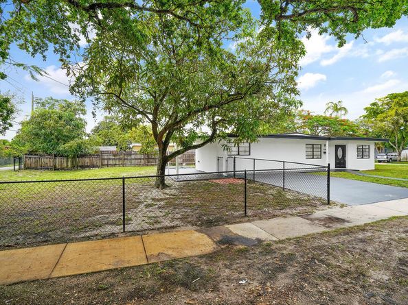 12805 NW 6th Avenue, North Miami FL 33168