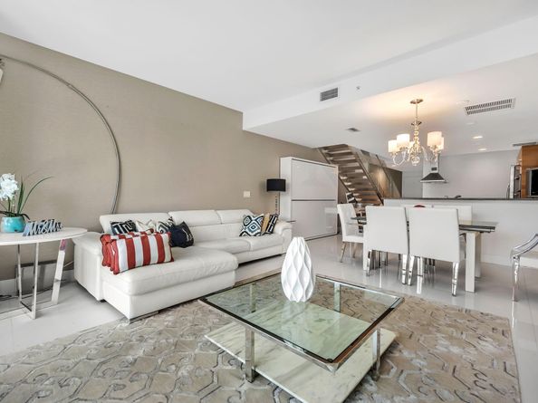 2950 NE 188th St 421, Aventura FL 33180
