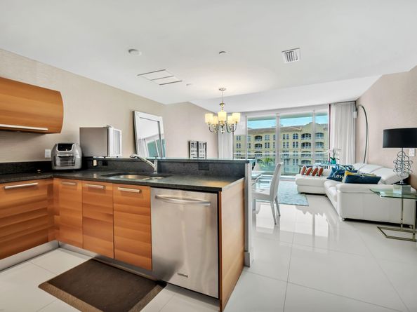 2950 NE 188th St 421, Aventura FL 33180