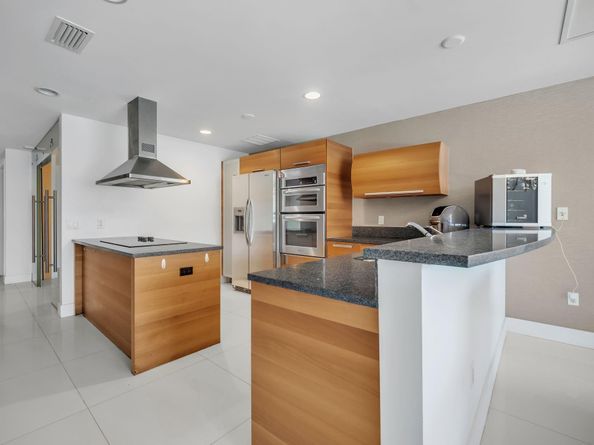 2950 NE 188th St 421, Aventura FL 33180