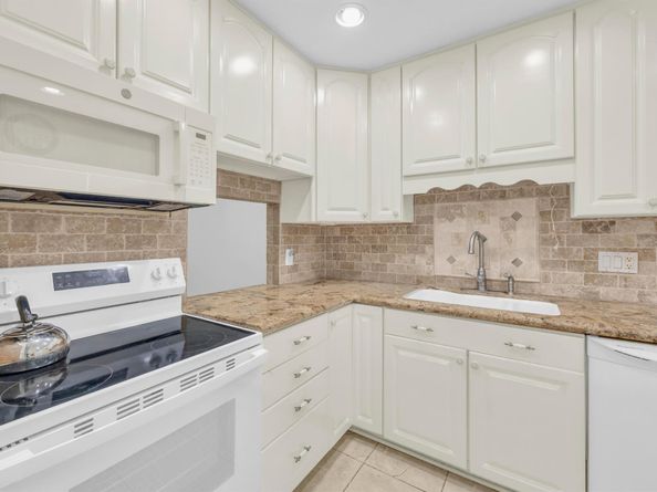 150 Lake Meryldr 247, West Palm Beach FL 33411