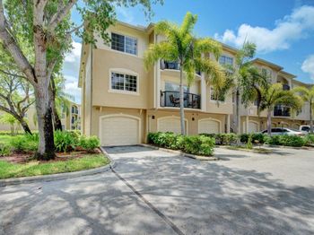 300 Crestwood Court N
