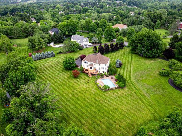 104 Whisper Wood Court, Newtown PA 18940