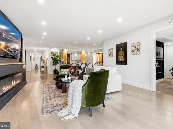 1300 Crystal Drive 606S, Arlington VA 22202