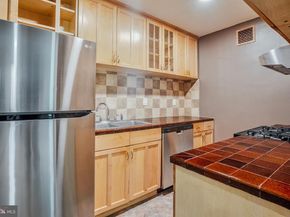 4390 Lorcom Lane 102, Arlington VA 22207