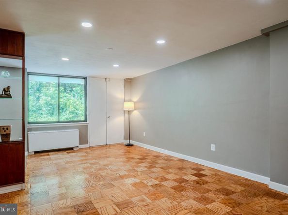 4390 Lorcom Lane 102, Arlington VA 22207