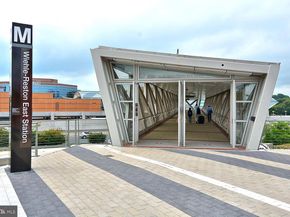 106 Meeting House Station Square, Herndon VA 20170