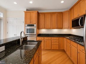 106 Meeting House Station Square, Herndon VA 20170