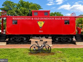 106 Meeting House Station Square, Herndon VA 20170