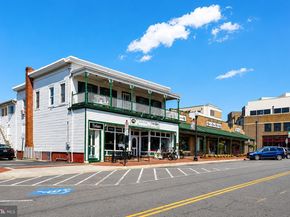 106 Meeting House Station Square, Herndon VA 20170