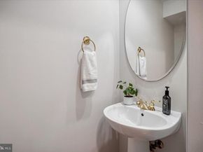 2422 14TH Street N, Arlington VA 22201