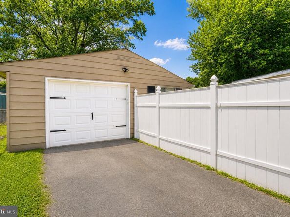 834 Linton Avenue, Croydon PA 19021