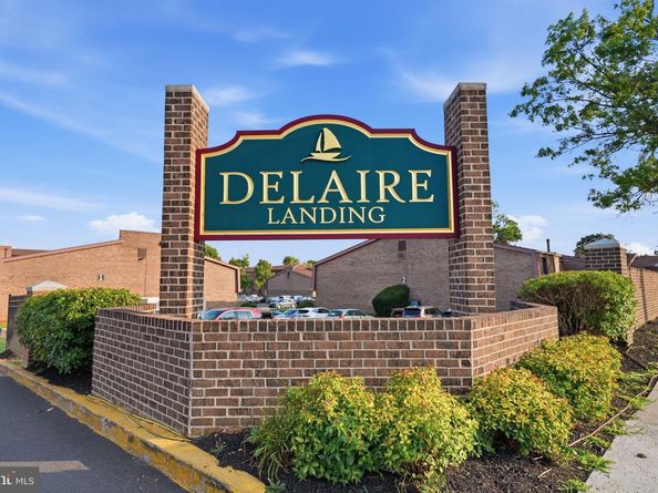 58102 Delaire Landing Road 102, Philadelphia PA 19114