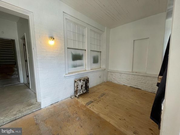 4936 N 9TH Street, Philadelphia PA 19141