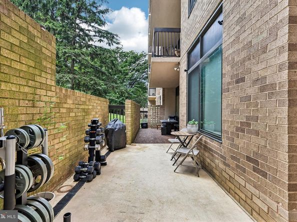 3709 S George Mason Drive T14E, Falls Church VA 22041