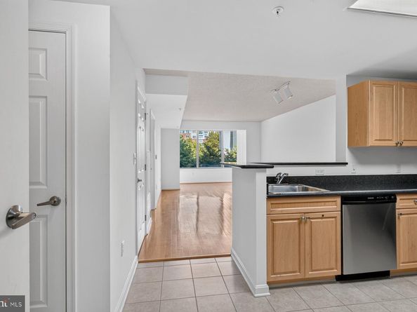 2726 Gallows Road 406, Vienna VA 22180