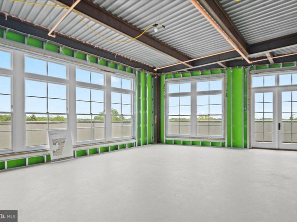 1 W Hartwell Lane PH1, Philadelphia PA 19118