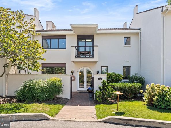5 Avignon, Devon PA 19333