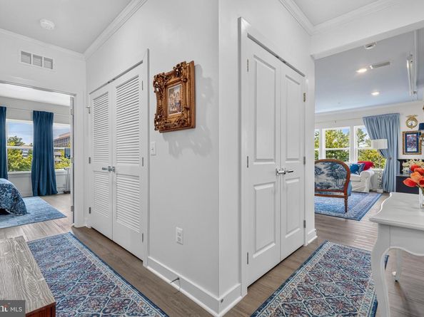 12880 Mosaic Park Way 1B, Herndon VA 20171