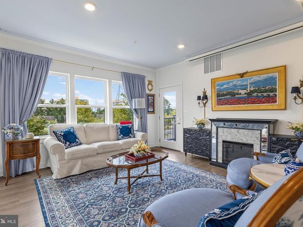 12880 Mosaic Park Way 1B, Herndon VA 20171
