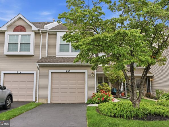 253 Sequoia Drive, Newtown PA 18940