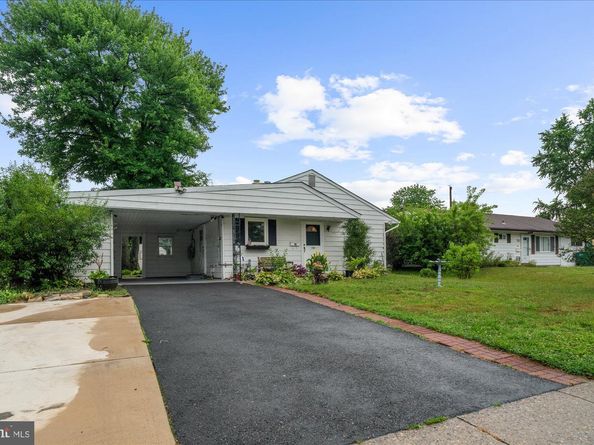 721 Auburn Road, Fairless Hills PA 19030