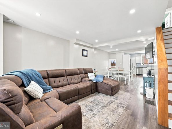 4253 Houghton Street, Philadelphia PA 19128