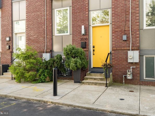 2030 E Arizona Street, Philadelphia PA 19125
