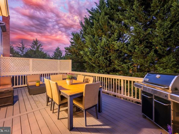 8505 Westown Way, Vienna VA 22182