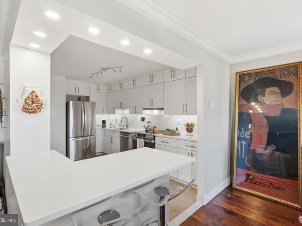 8360 Greensboro Drive 1009, Mclean VA 22102