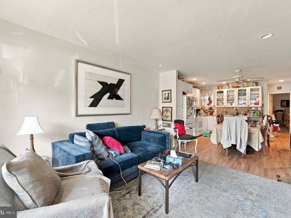 927 W Shunk Street, Philadelphia PA 19148
