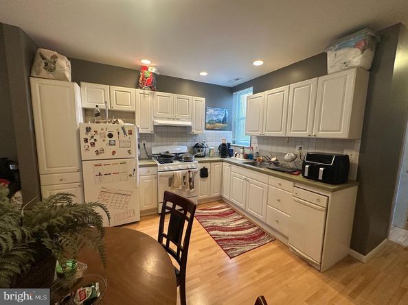 927 W Shunk Street, Philadelphia PA 19148