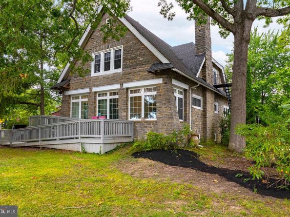 1564 Edge Hill Road, Abington PA 19001