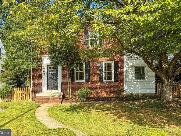 204 S Abingdon Street, Arlington VA 22204