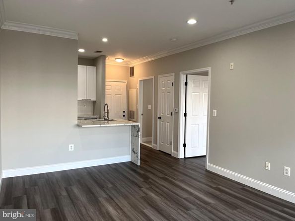 4850 Eisenhower Avenue 218, Alexandria VA 22304