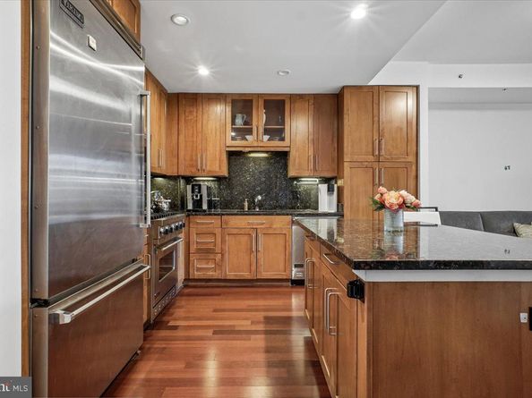 8220 Crestwood Heights Drive 301, Mclean VA 22102