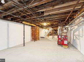 1127 Green Street, Philadelphia PA 19123