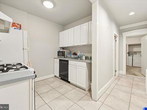 1127 Green Street, Philadelphia PA 19123